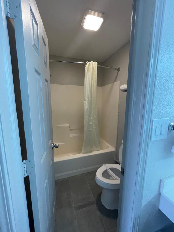 Americas Best Value Inn Мускоги Екстериор снимка